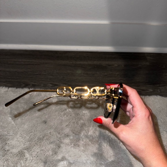 Louis Vuitton Jewel Cat Eye Sunglasses - Picture 4 of 6